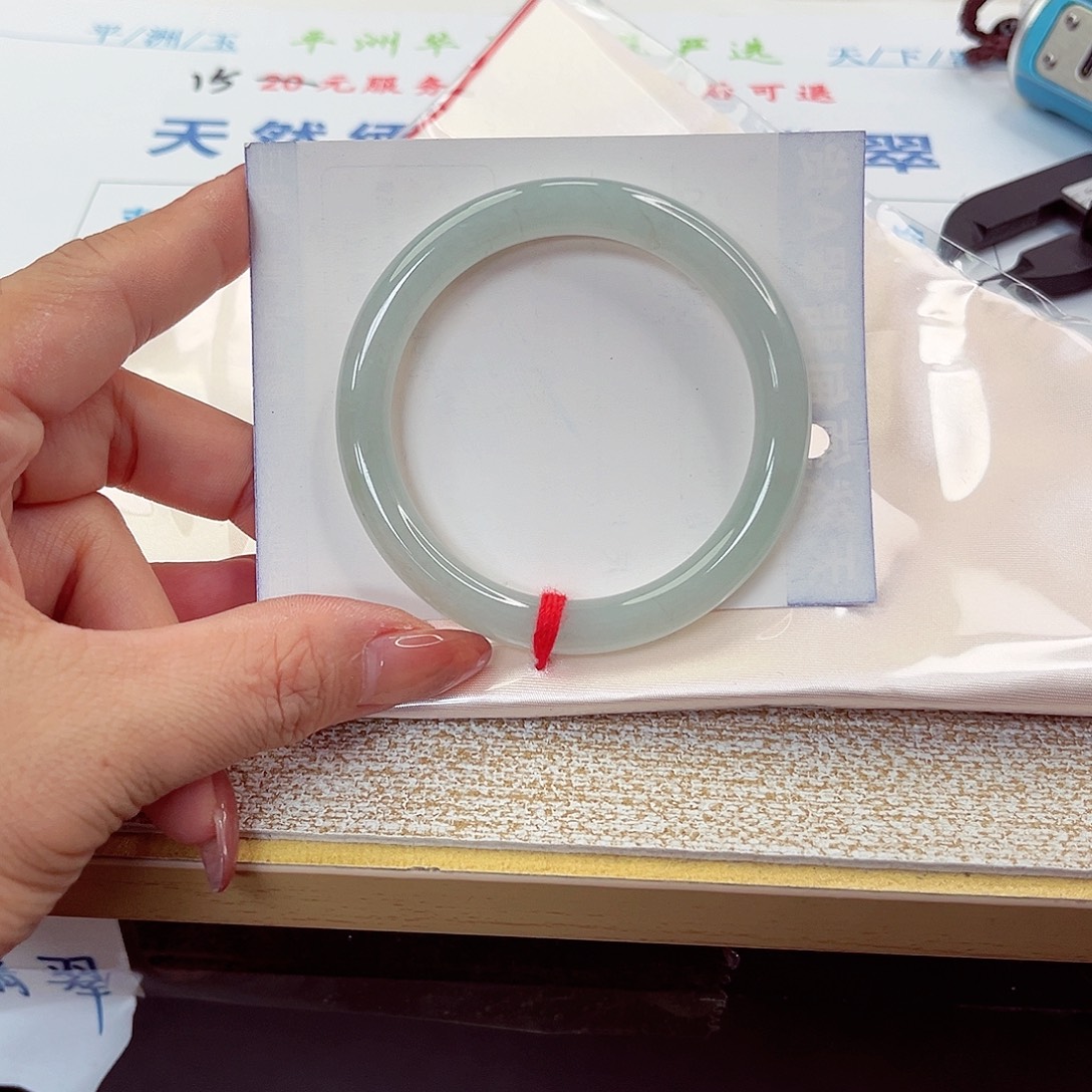 翡翠未镶嵌手镯手镯