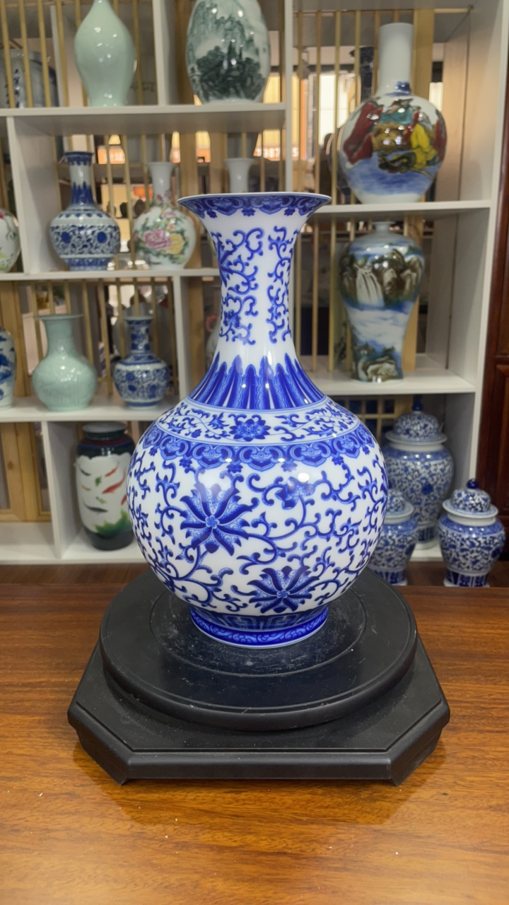 传统缠技莲高白泥赏瓶