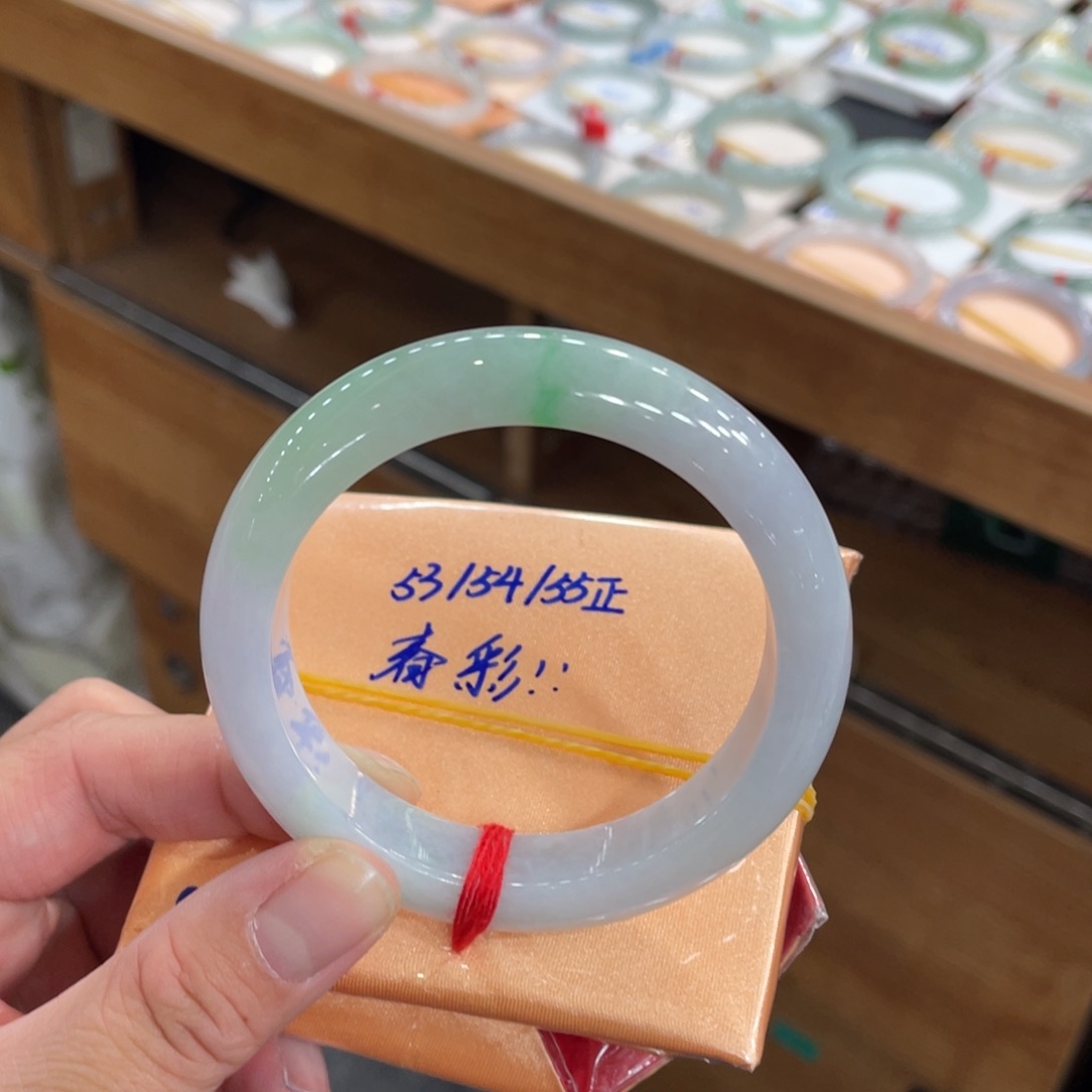 翡翠手镯未镶嵌缅甸翡翠天然翡翠