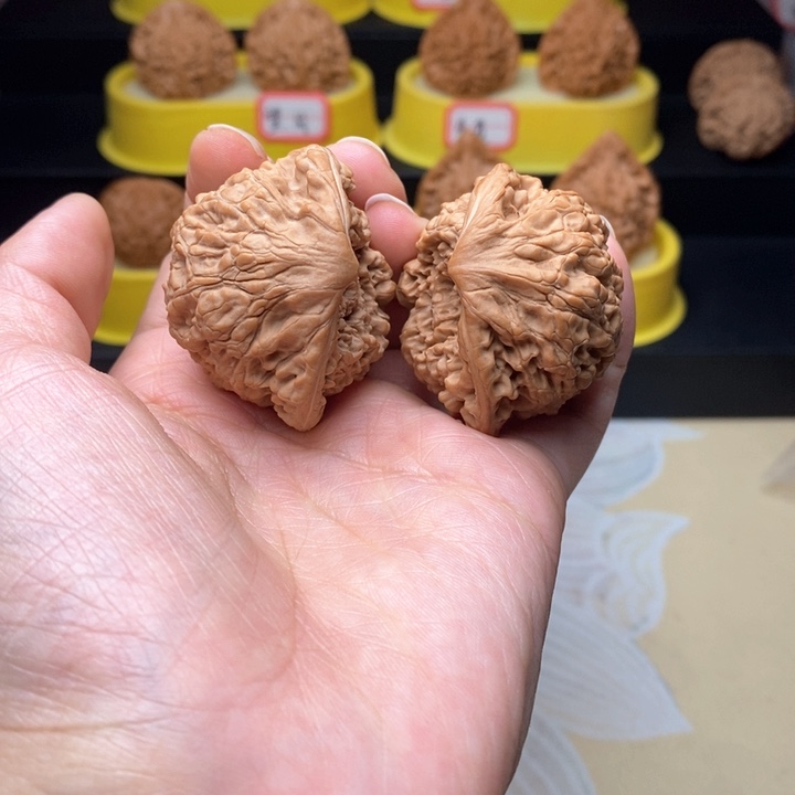 文玩核桃吊坠蛇头