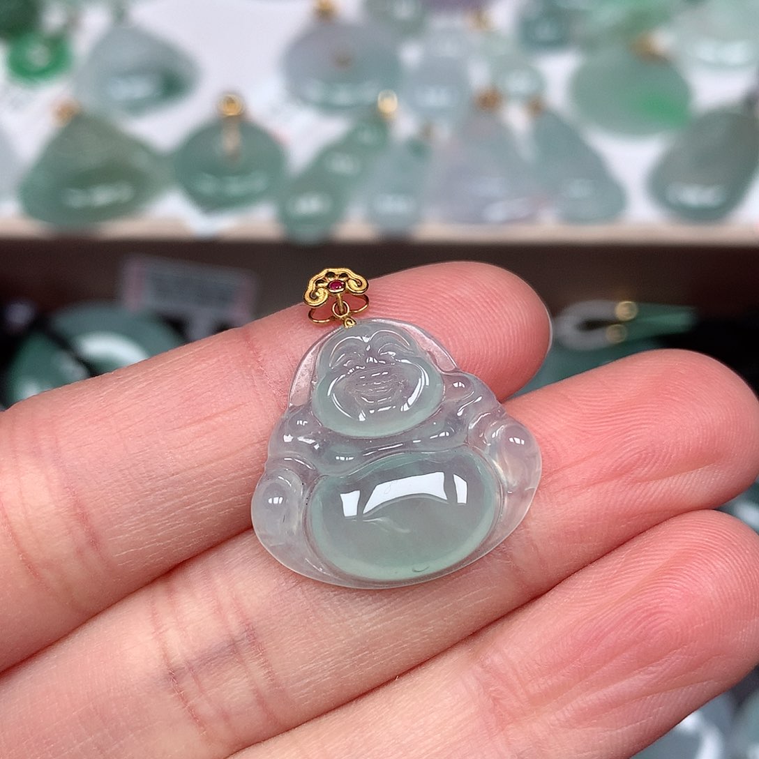 翡翠颈饰未镶嵌佛公