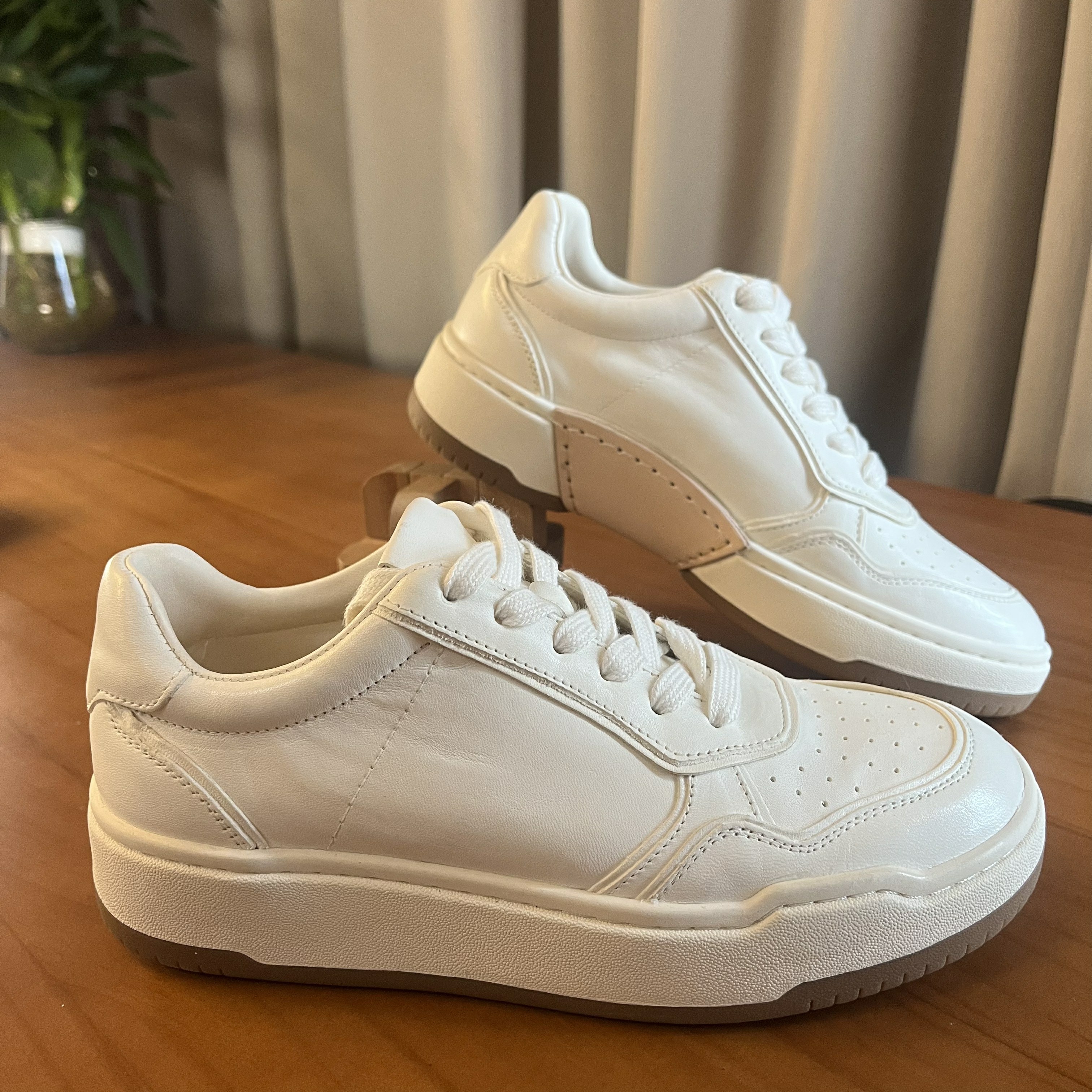 欧版马皮厚底增高小白鞋系带低帮休闲板鞋女鞋百搭透气板鞋休闲风