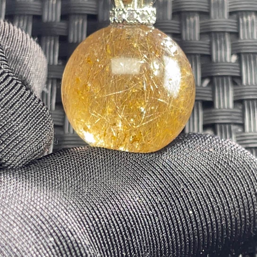 水晶水晶吊坠未镶嵌阿****人