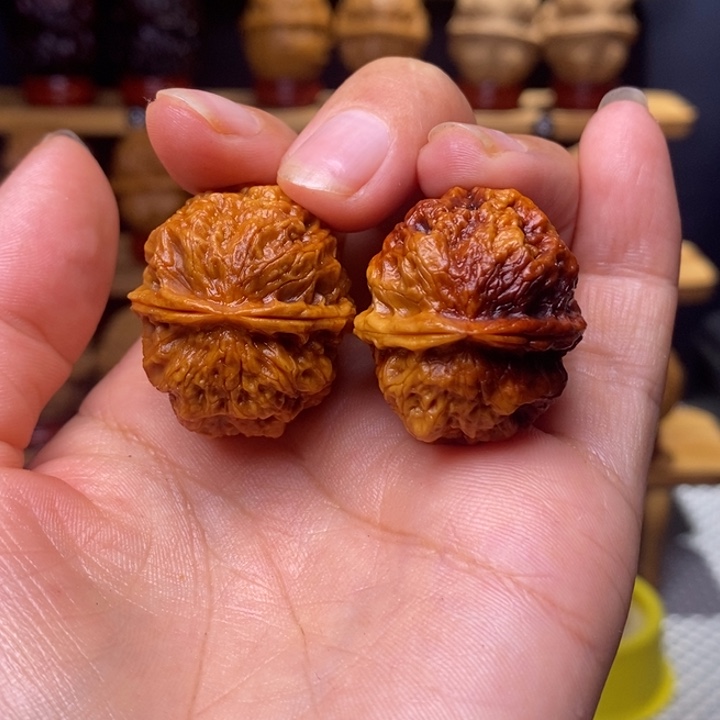 文玩核桃把件七彩小绣球8