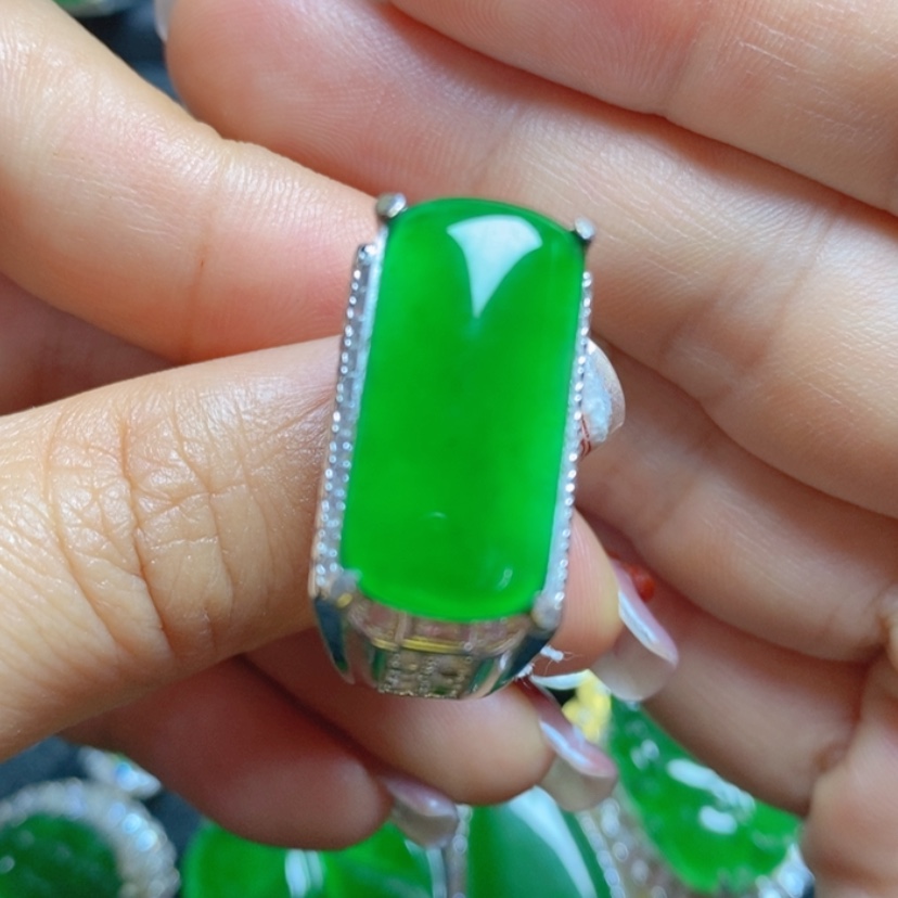 【闪购商品】翡翠挂件未镶嵌马鞍