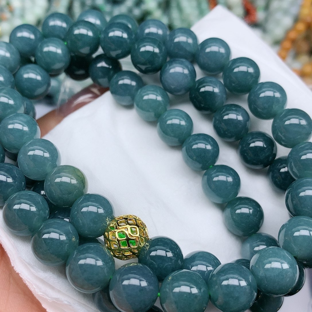 翡翠颈饰未镶嵌珠子