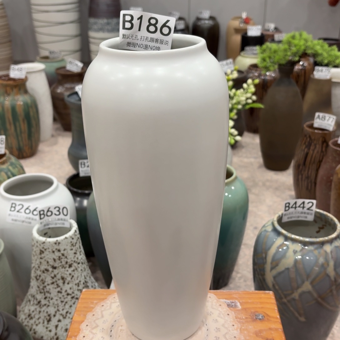 摆件．186 景德镇陶瓷花瓶高34口9