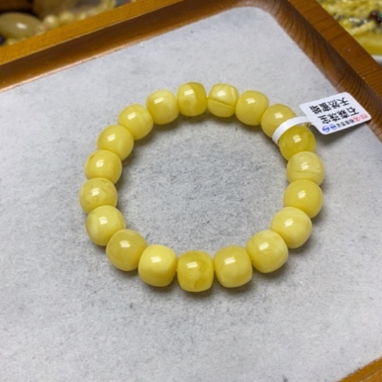 蜜蜡裸石未镶嵌手串