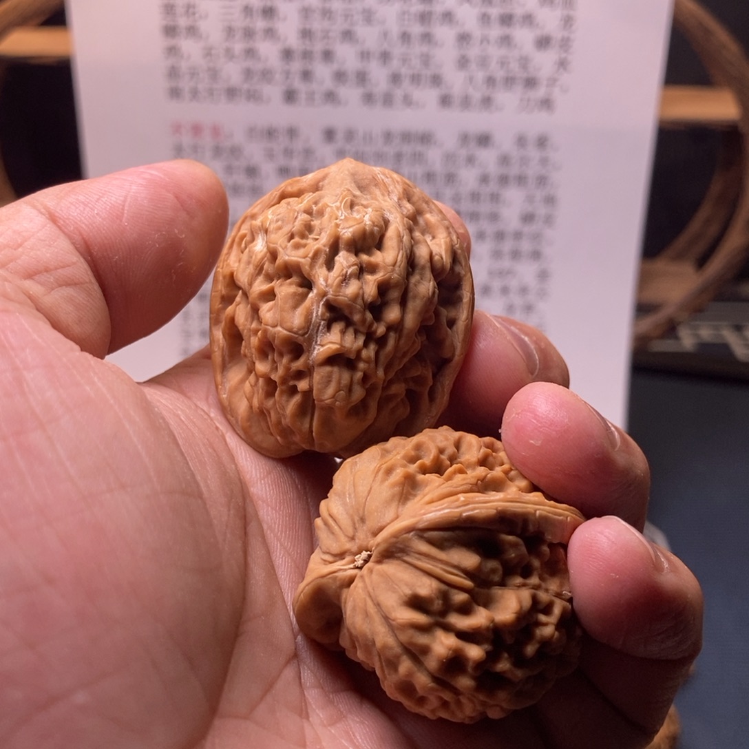 *****文玩核桃把件38莲花虎
