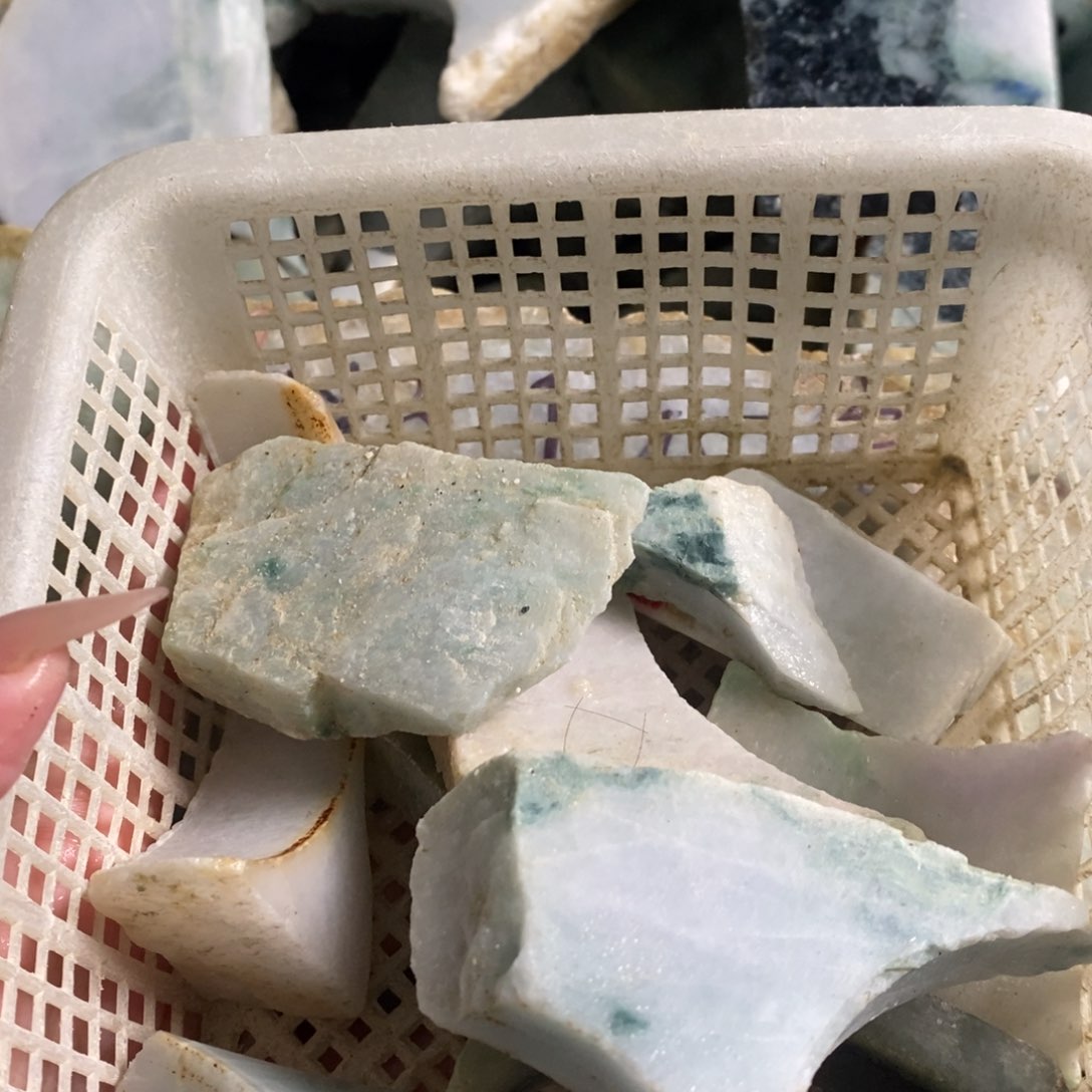 颈饰未镶嵌翡翠方*芬天然翡翠