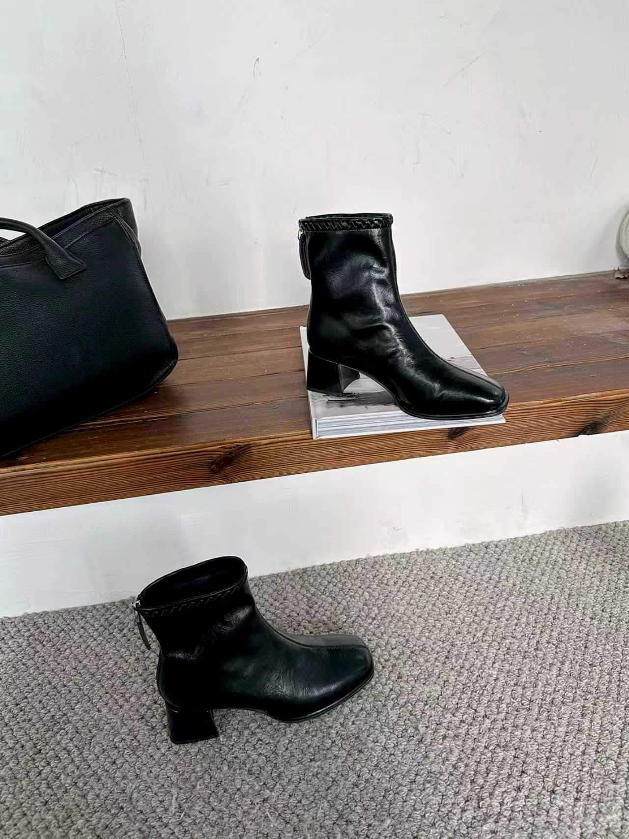 方头耐磨黑色短靴时尚女靴胶粘粗跟法式百搭瘦瘦靴气质秋冬高跟