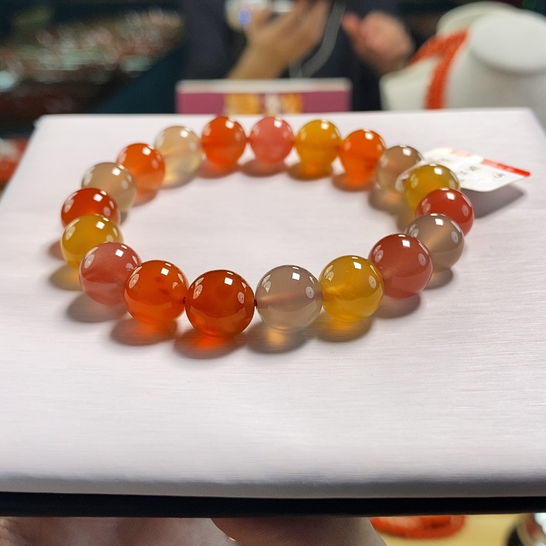 未镶嵌云端冰红   10mm  多样性发一南红玛瑙