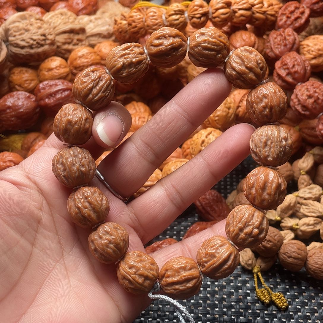 侥***河文玩核桃手串树王