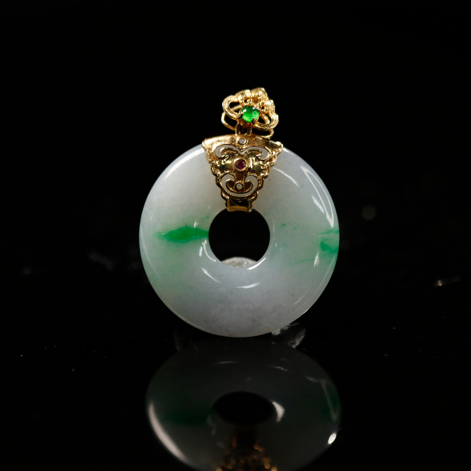 31天然缅甸翡翠A货18k飘绿甜甜圈/300334/上海嘉禾拍卖