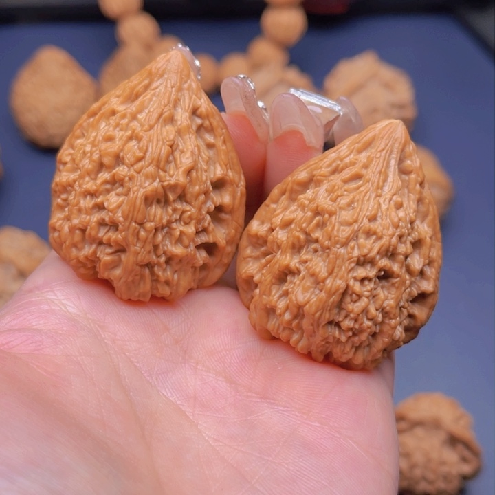 文玩核桃把件塔尖