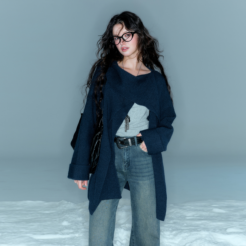 三彩独醒2025冬季新款围巾领针织衫长袖开衫设计感毛衫宽松F