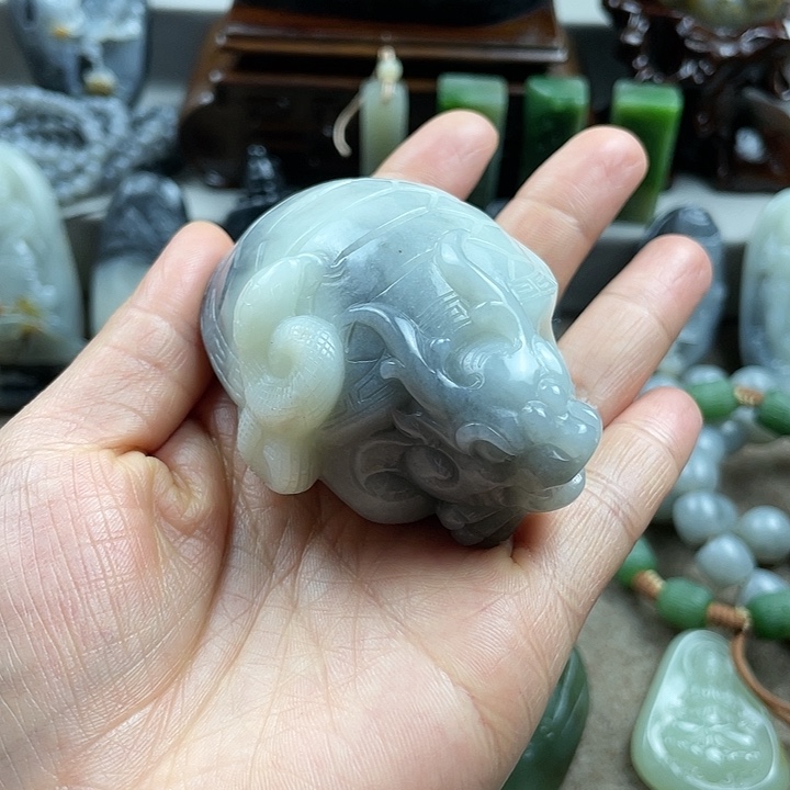 和田玉颈饰未镶嵌石*