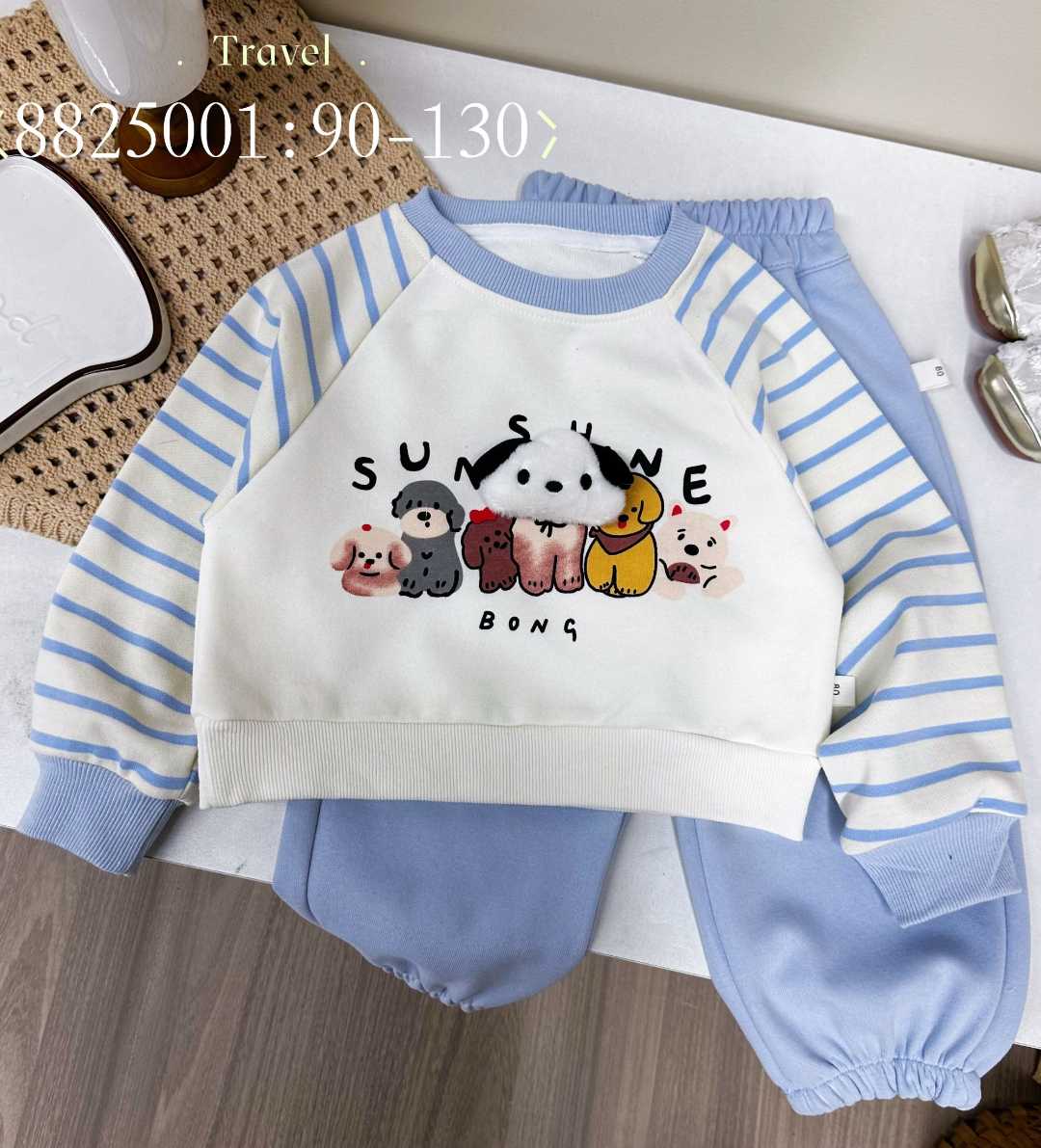 8825001卡通插肩套装（蓝色小伙伴）