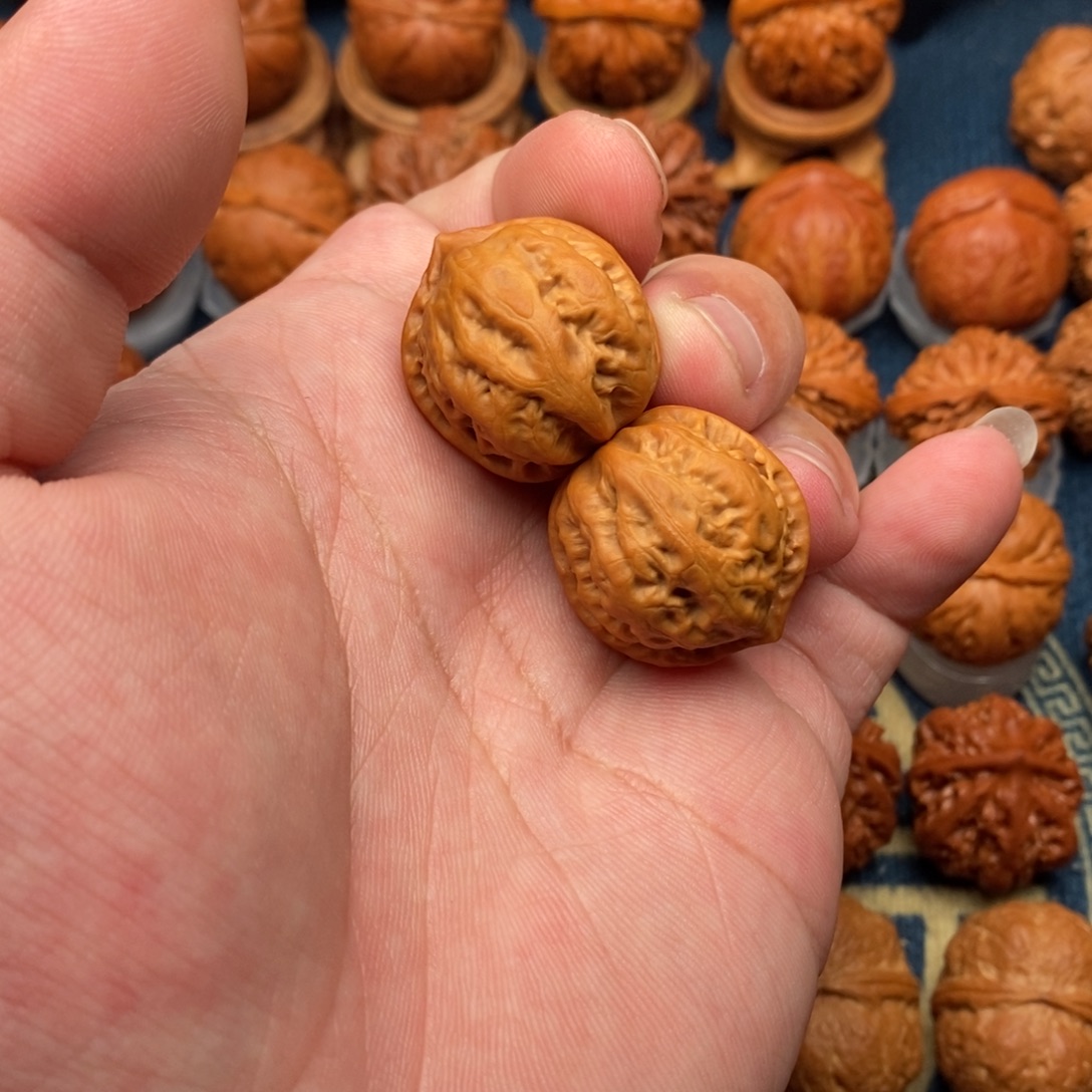 文玩核桃把件龙脊纹