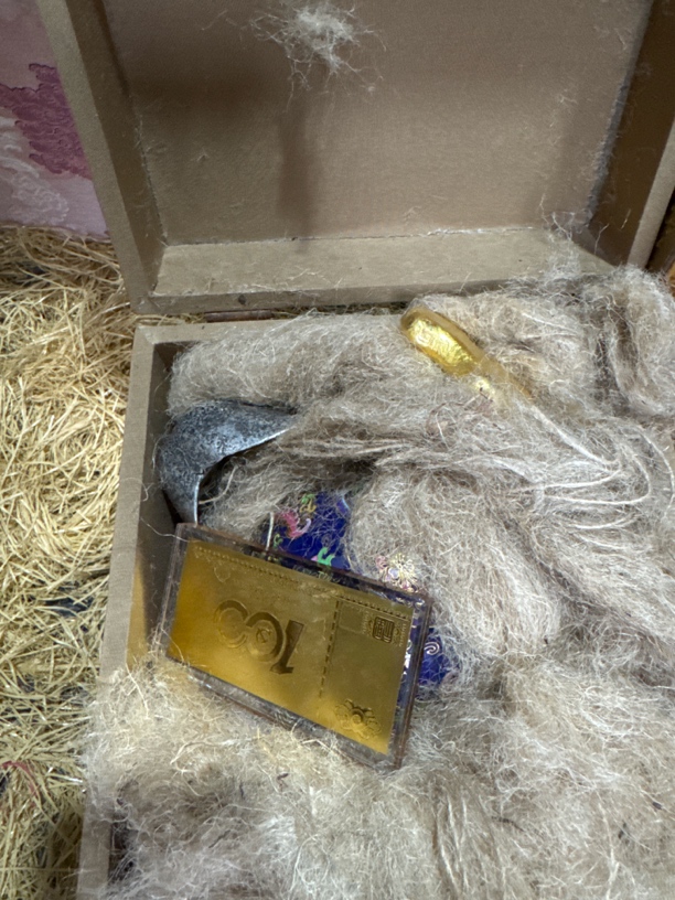 圆盘刺绣小方盒一对摆件链接3