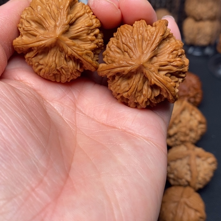 文玩核桃吊坠s**$虎头奔