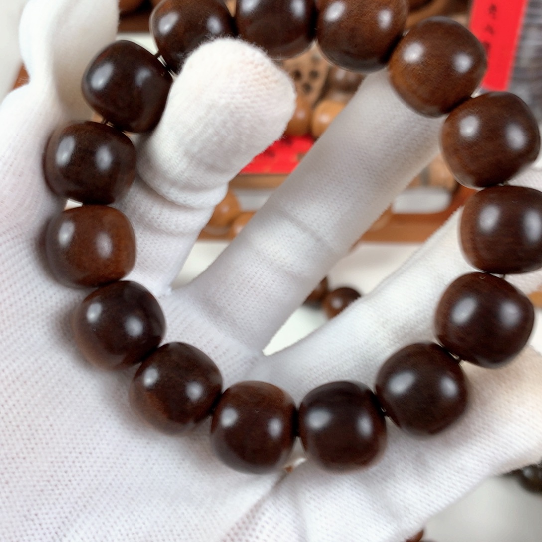 瑞***年木质类檀香木老山檀香檀香王1516.奶香