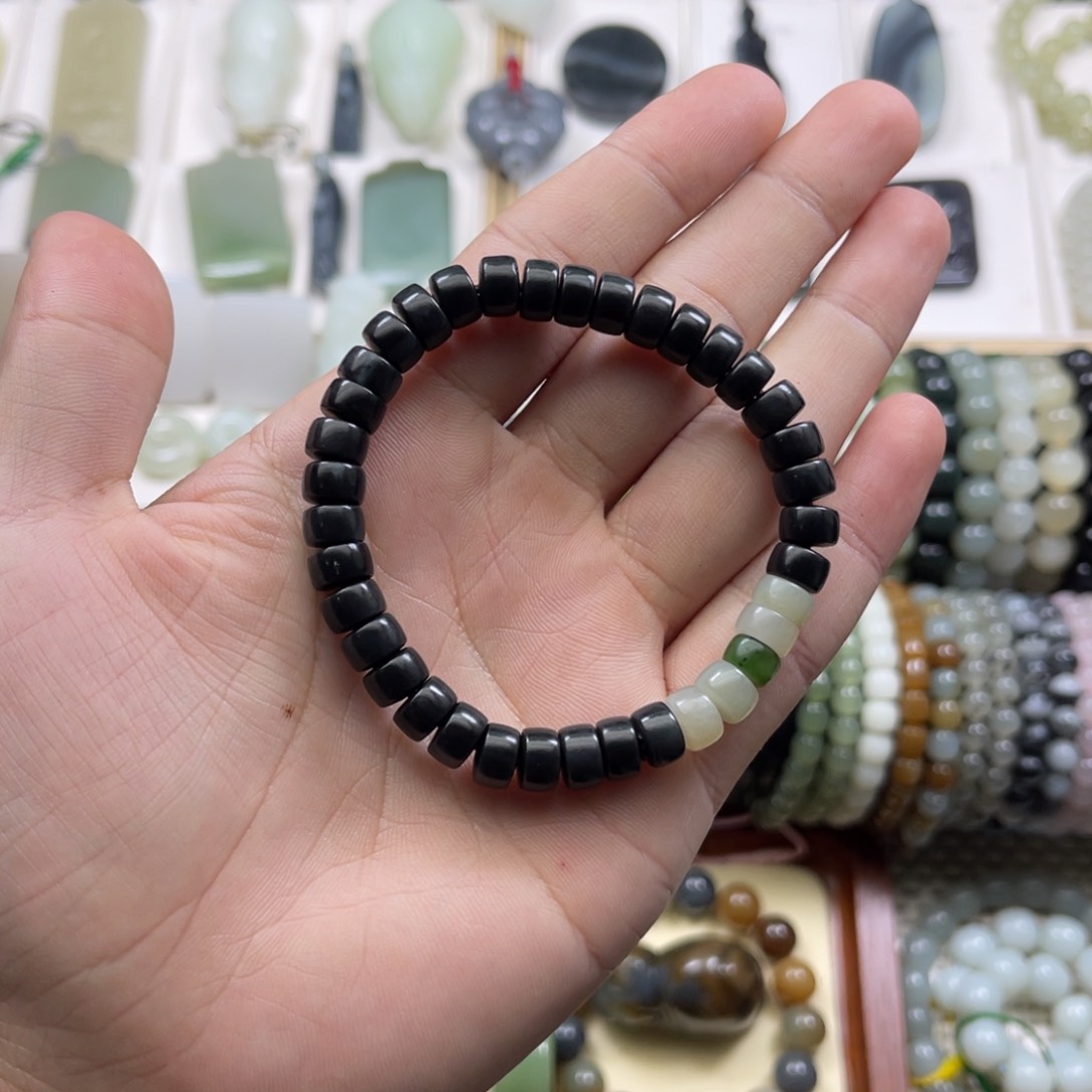 未镶嵌和田玉手链?***吧