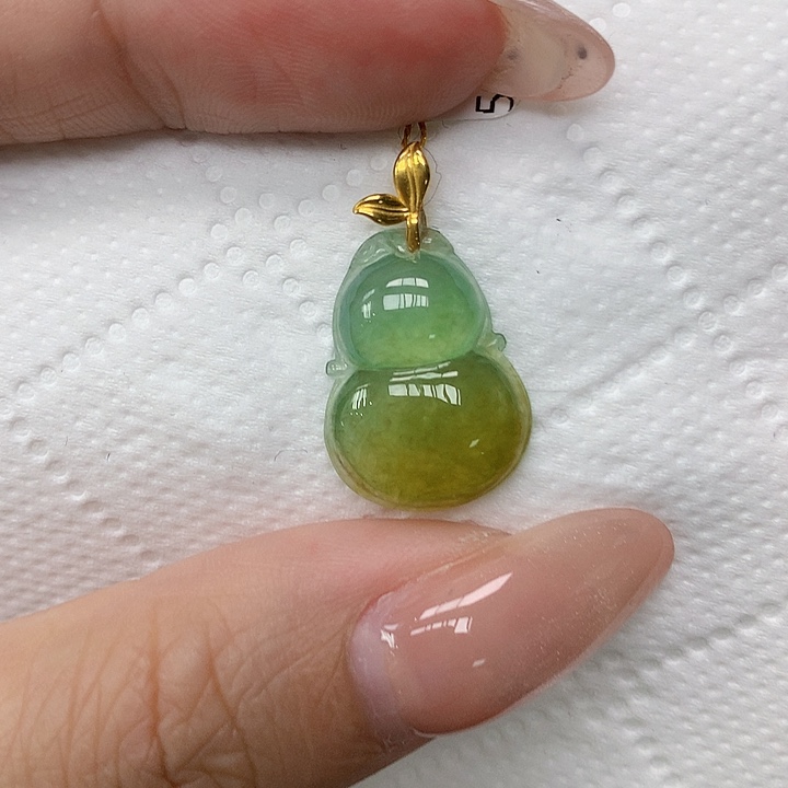 颈饰18K金镶嵌翡翠