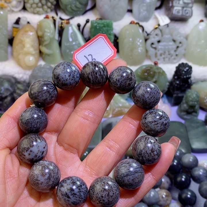 和田玉边角料未镶嵌