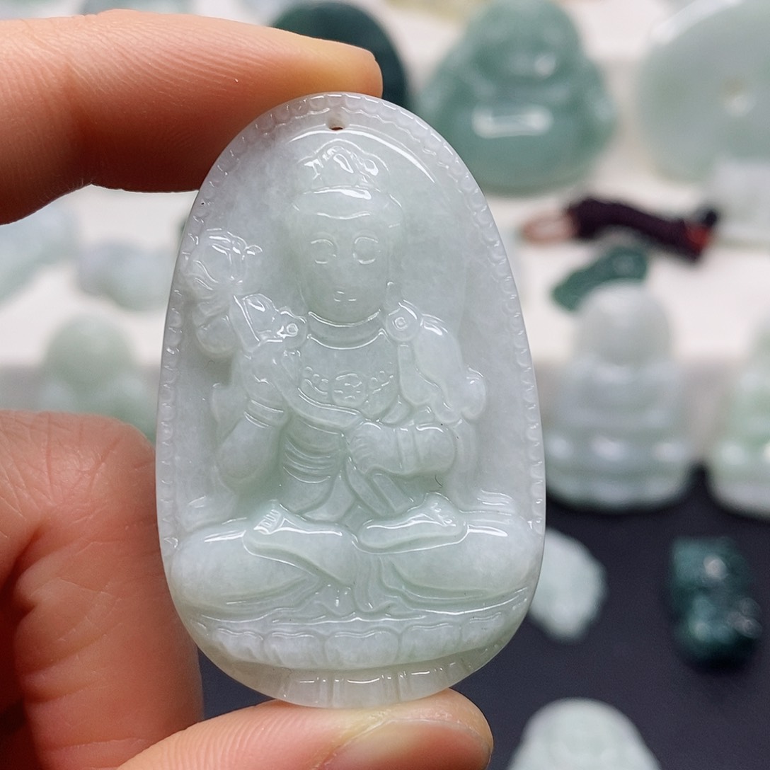 翡翠颈饰未镶嵌吊坠