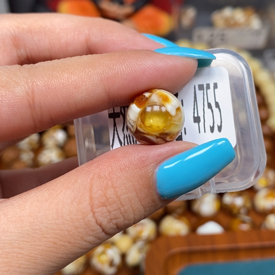 蜜蜡未镶嵌珠宝奇石4755