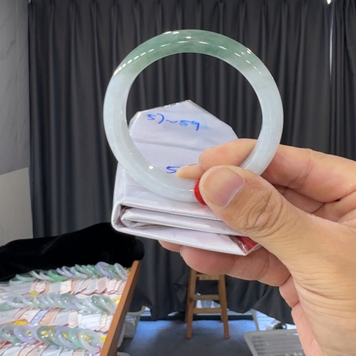 翡翠手镯未镶嵌纯天然缅甸翡翠a货