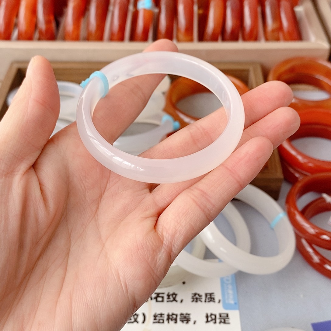 玛瑙/玉髓手镯未镶嵌53圈口6