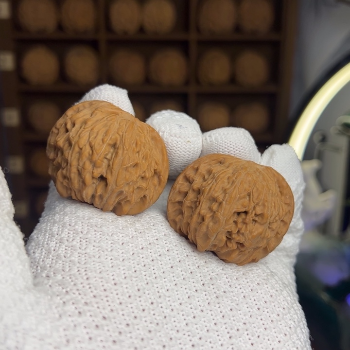 文玩核桃吊坠磨盘