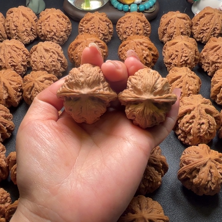 文玩核桃把件野狼40