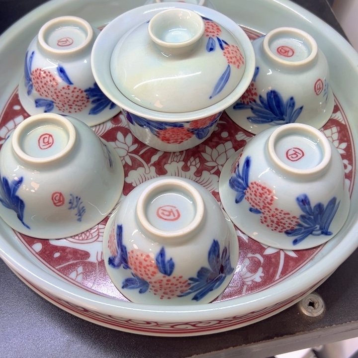 R***o瓷片白青花釉口红荔枝马蹄盖碗加六个杯子