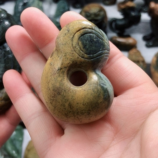 岫岩河磨玉（透闪石质玉）把件未镶嵌