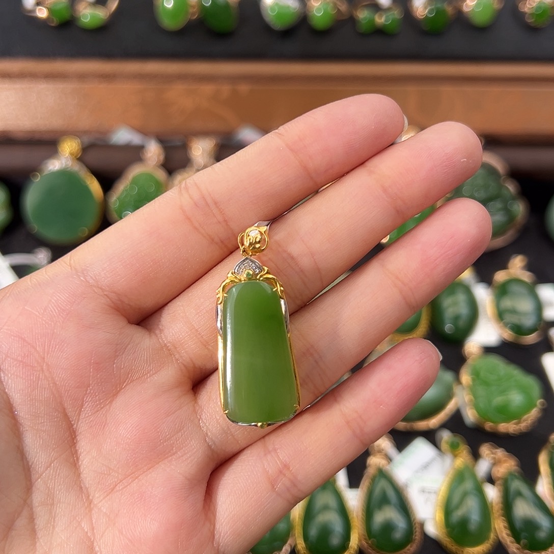 和田玉（碧玉）18K金镶嵌吊坠(不含链)