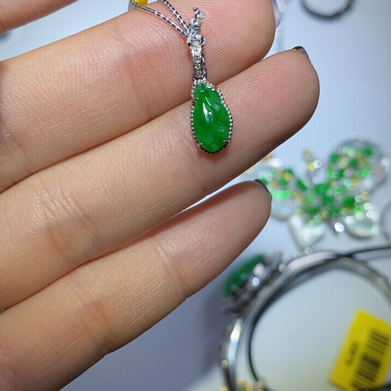 【闪购商品】翡翠颈饰18K金镶嵌吊坠