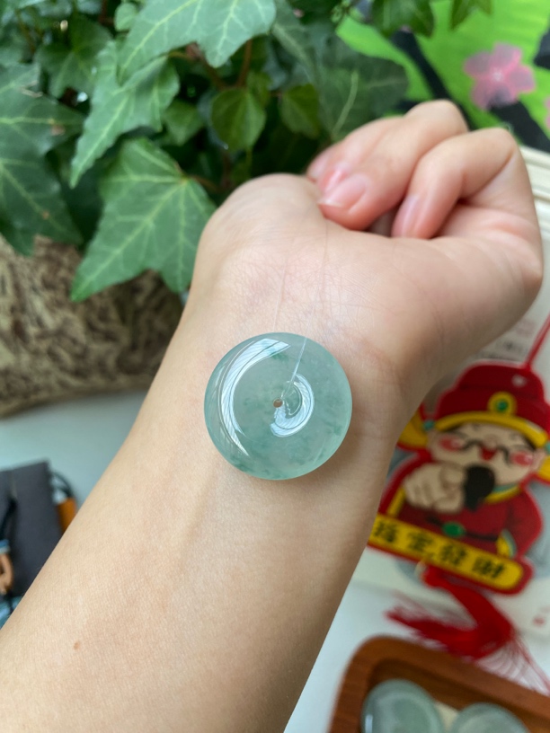 天然的缅甸翡翠A货