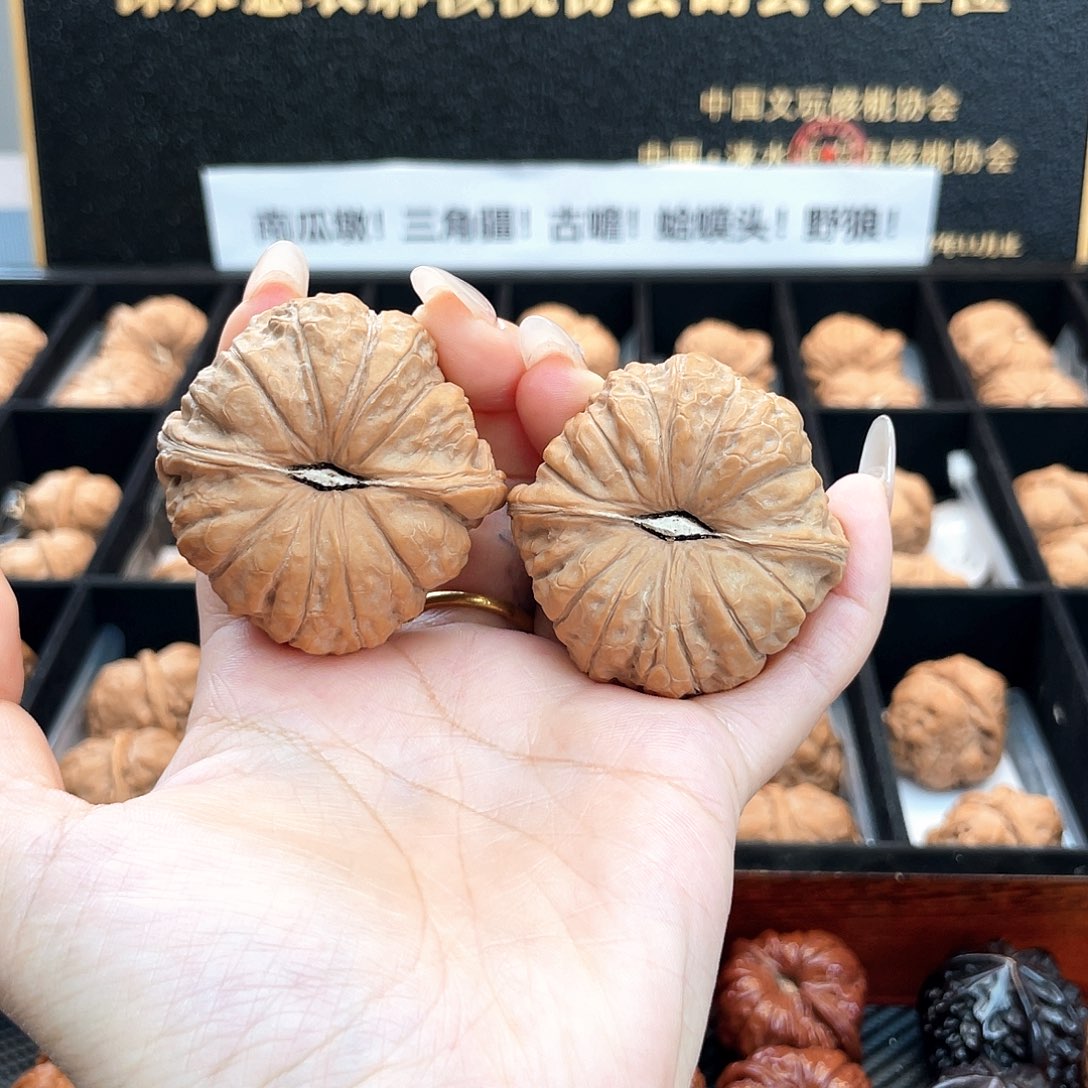 把件文玩核桃У**!46南瓜全品近圆深凹底大肉纹近正46S4