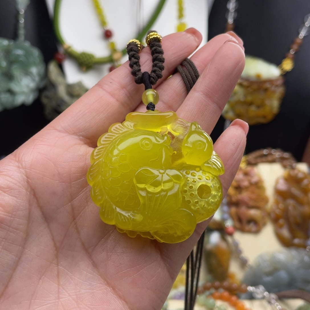 未镶嵌蛇纹石玉颈饰