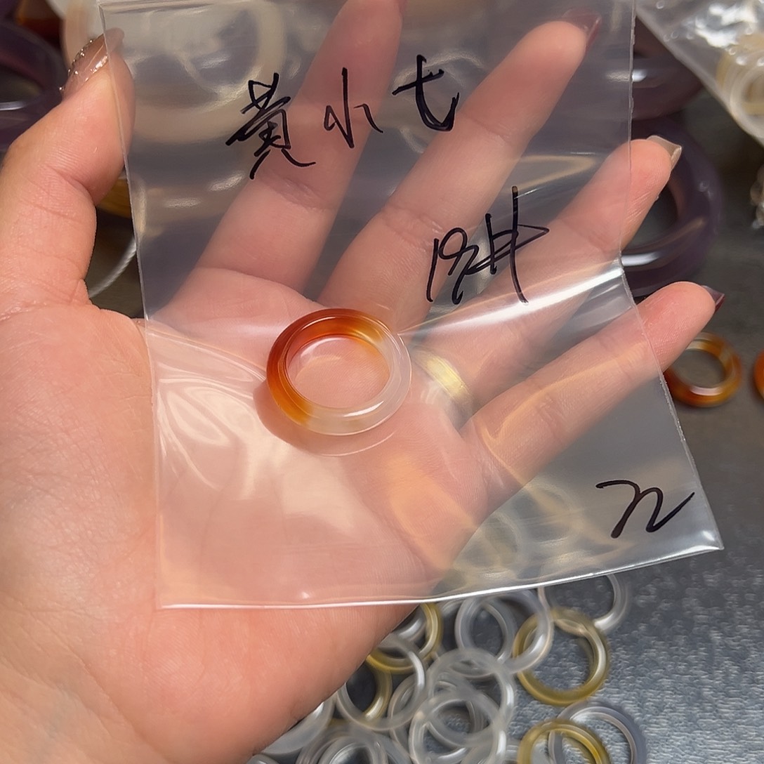 黄***七玛瑙/玉髓未镶嵌戒指