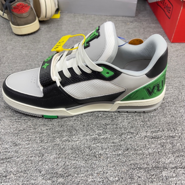 全新未使用 LouisVuitton/路易威登 41.5码 lv 黑绿魔术贴 板鞋