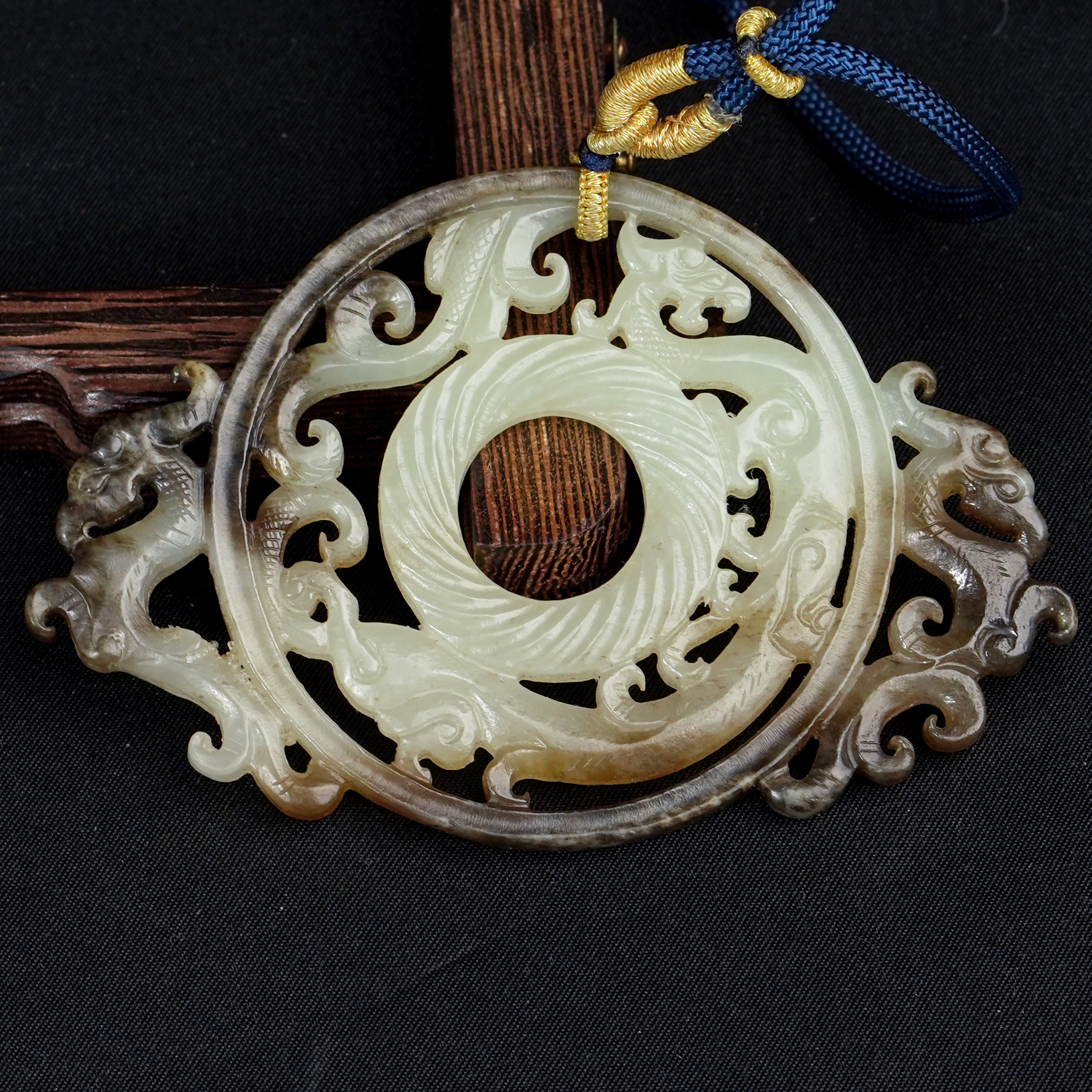 明早期和田龙纹玉吊坠