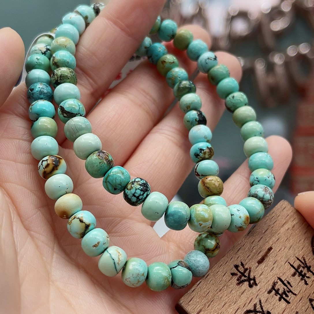 绿松石颈饰未镶嵌