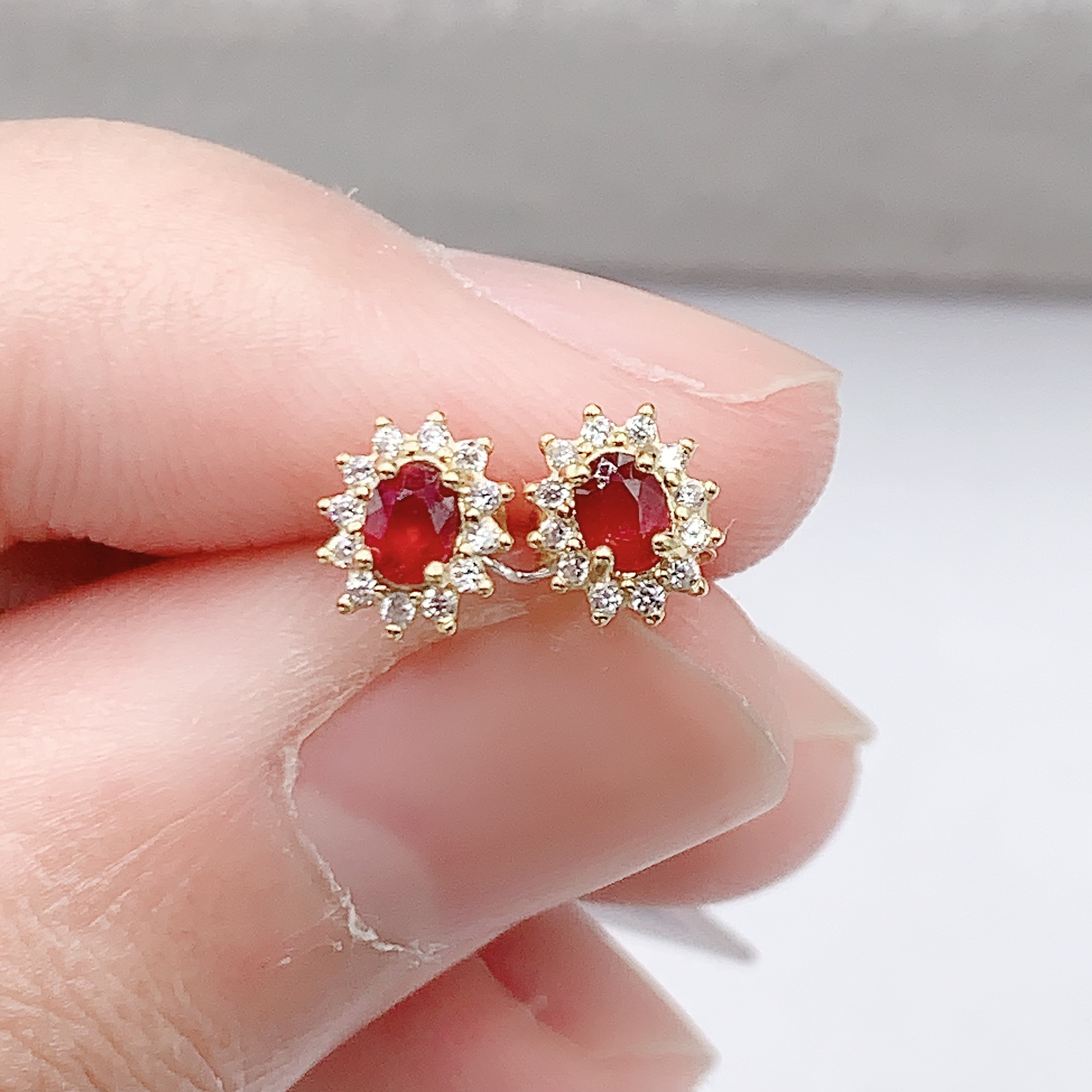 s925银天然红宝石花边耳钉3x4精致百搭