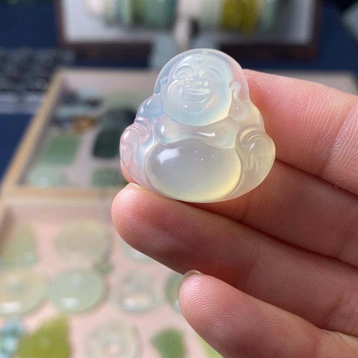 蛇纹石玉颈饰未镶嵌