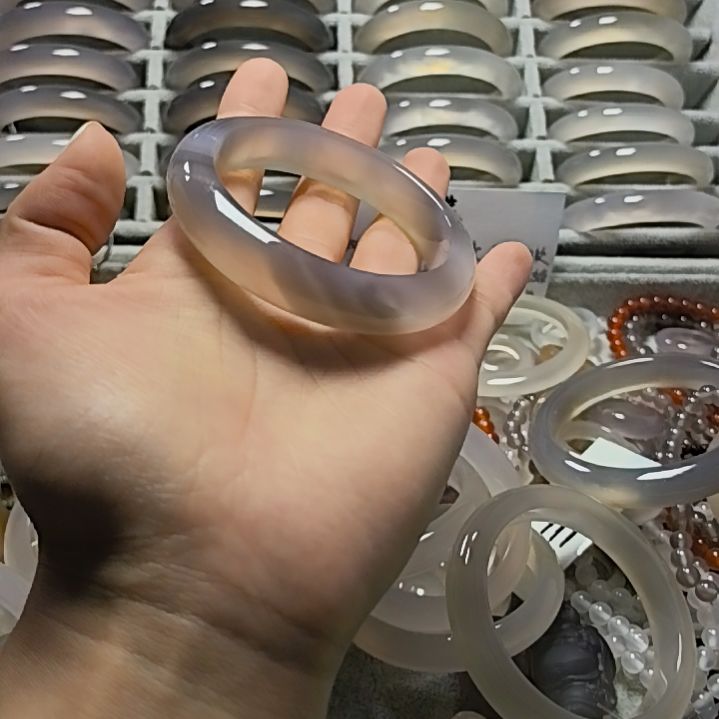 玛瑙/玉髓手镯未镶嵌