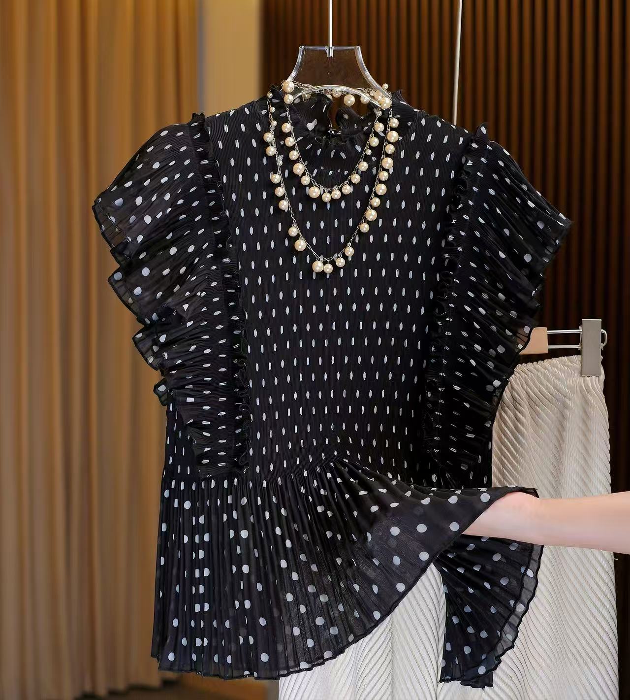 2025新款时尚气质波点褶皱T恤洋气黑色法式宽松荷叶边显瘦上衣